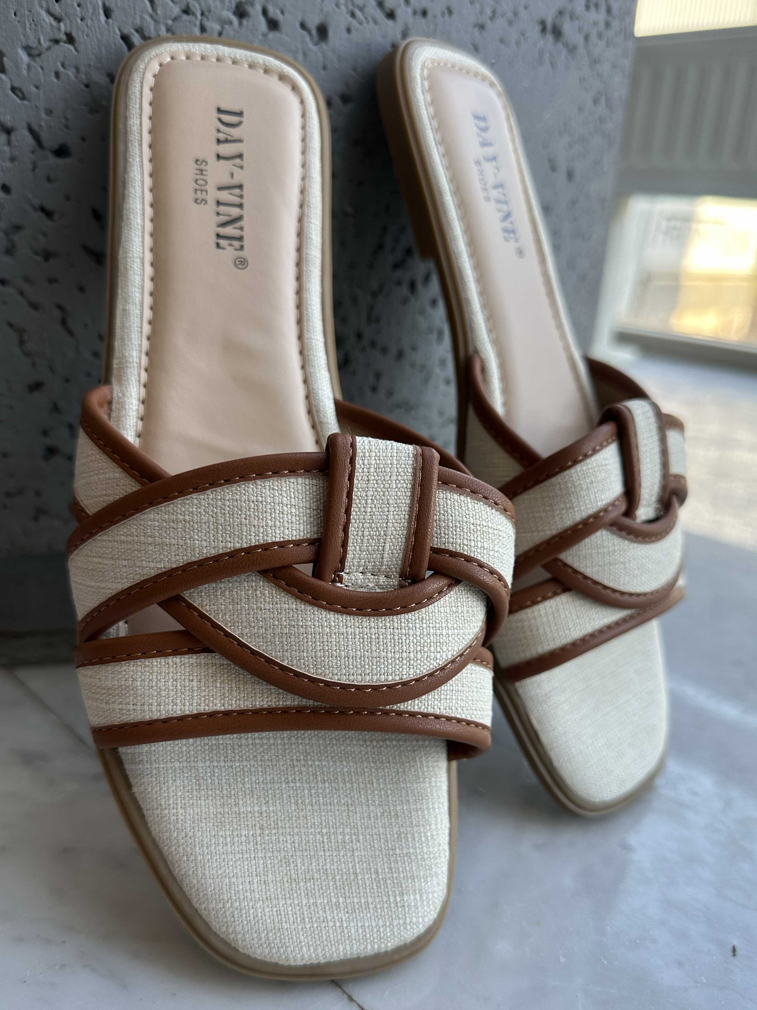 Valerie - Sandaler med flettet detaljer